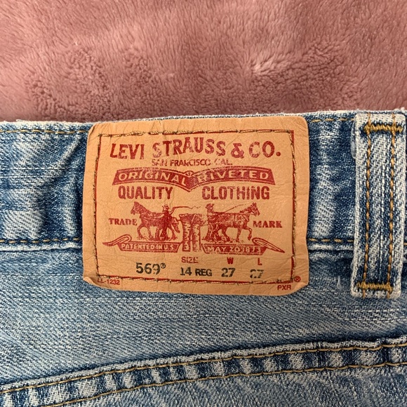 VINTAGE LEVIS SHORTS - Picture 3 of 3
